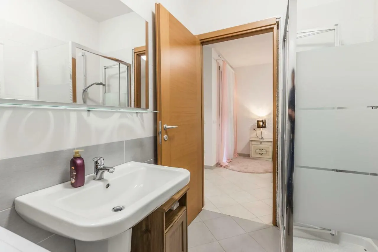 Freud 8, Bologna By Short Holidays Apartment
